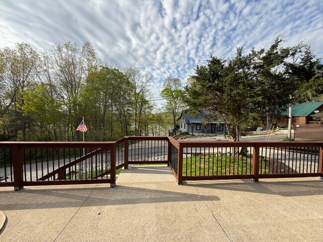 Building Photo - 704 Mystic View Rd