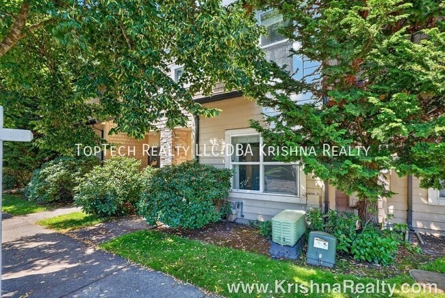Building Photo - 8165 NE Wilkins St