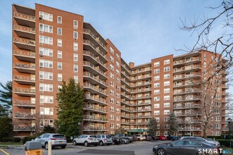Building Photo - 91 Strawberry Hill Ave
