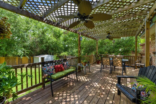 Building Photo - Immaculate 3 Bedroom - 2 Bath Home for Rent in Misty Oaks!