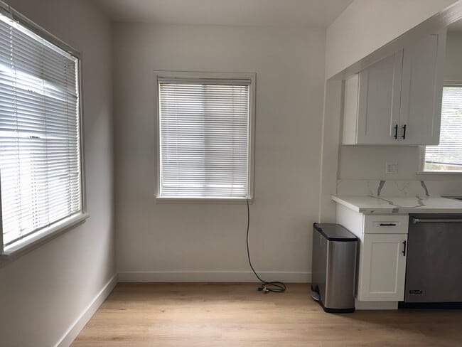 Photo - 3736 S Bentley Ave Apartment