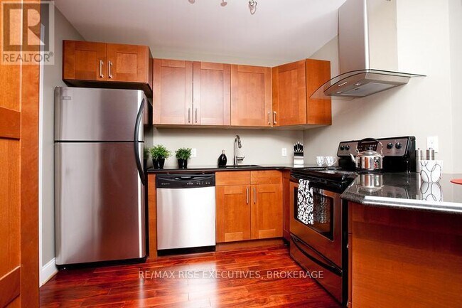 Building Photo - 810 Blackburn Mews