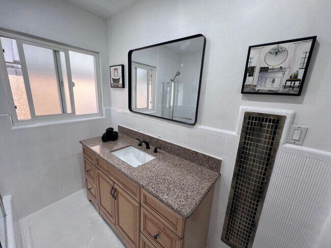 Foto del edificio - 2 Bedroom Condo in Los Angeles