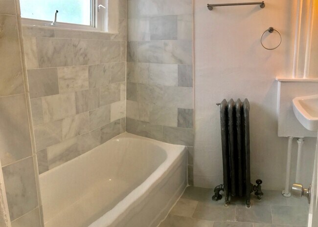 Foto del edificio - Spacious 1 Bed 1 Bath Denver Apartment in Capitol Hill! Available August!