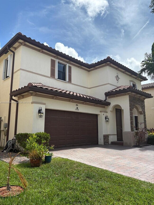 Foto del edificio - 15166 SW 119th St
