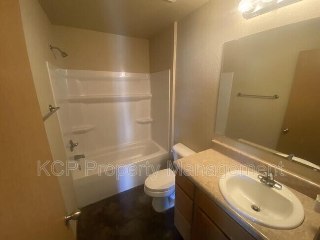 Building Photo - 1800 N M St