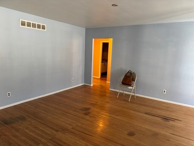 Building Photo - 49 Harvard Rd