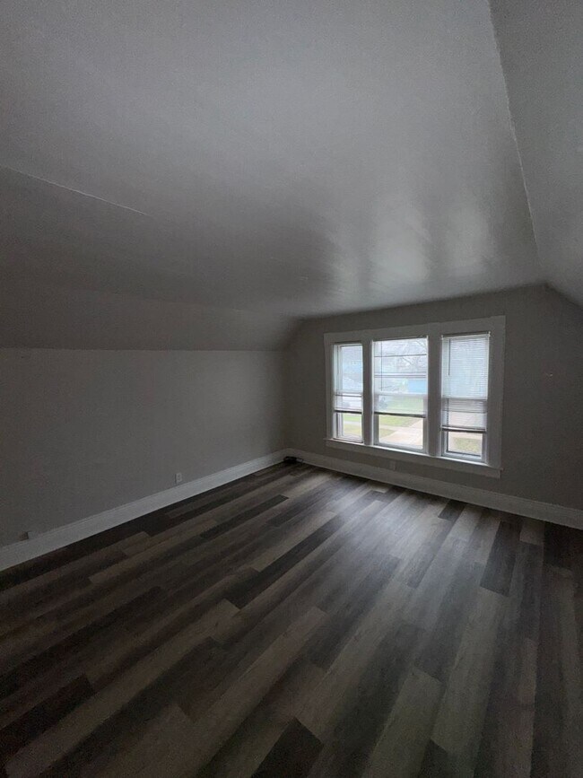 Foto del edificio - 120 E Spring St