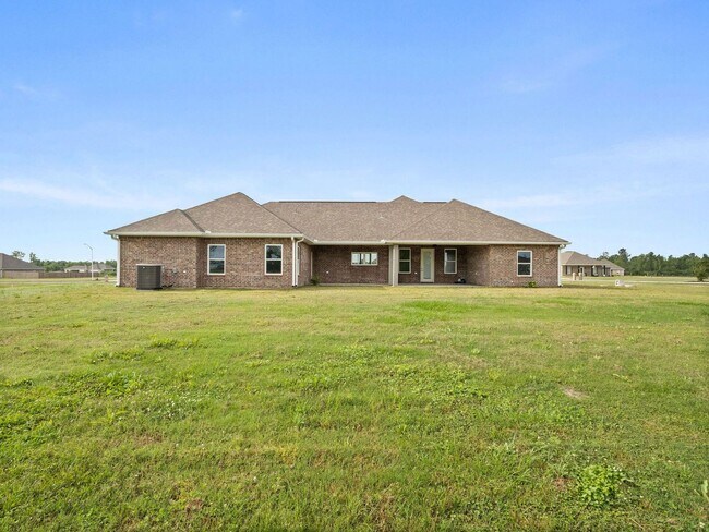 Building Photo - 225 Liberty Dr