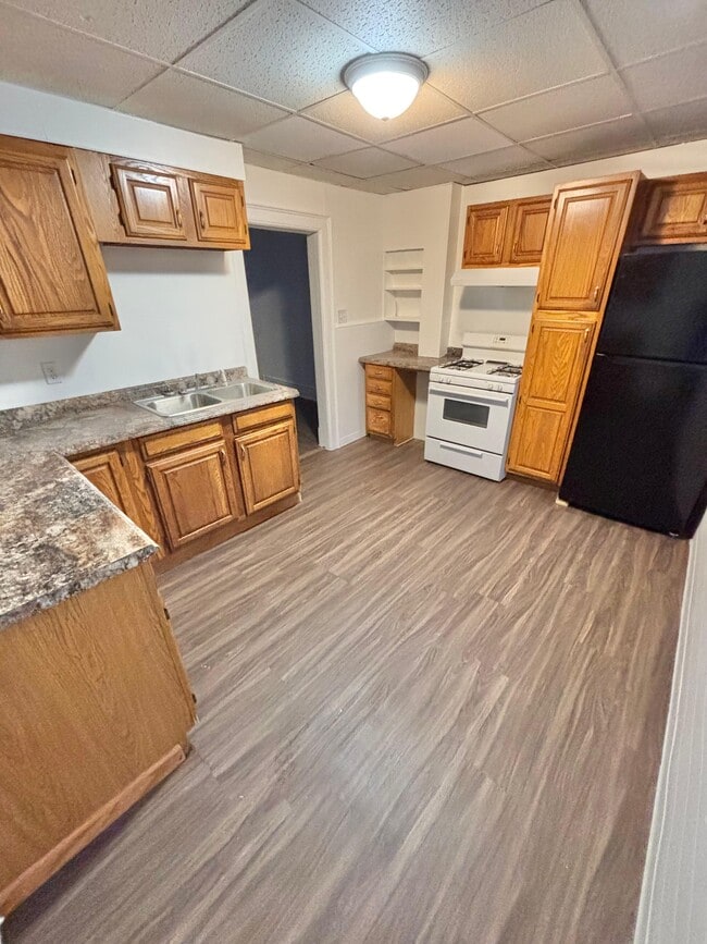 Building Photo - 700 W Dominick St