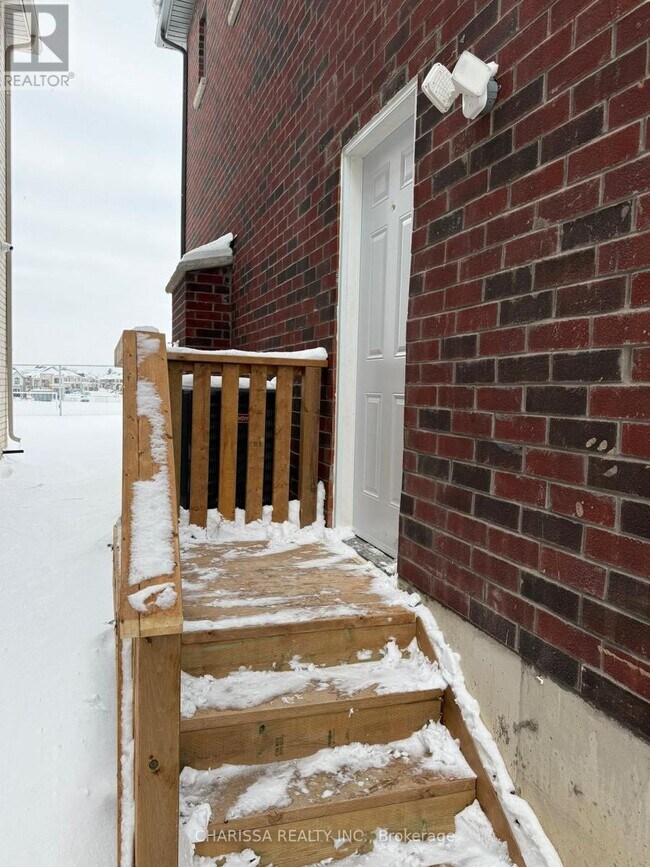 Photo du bâtiment - 831 Sobeski Ave