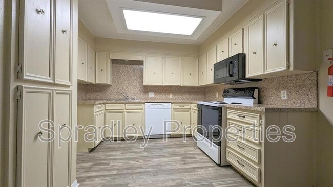 Foto del edificio - 3806A Shallow Ford Rd