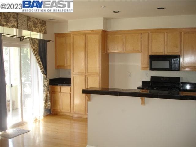 Building Photo - 214 Windward Common