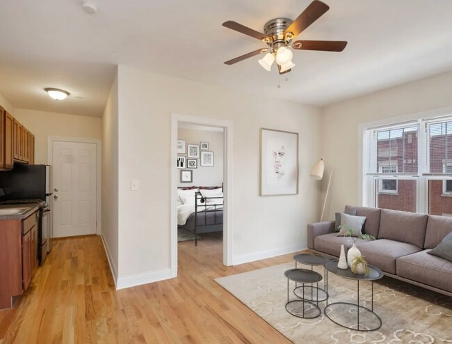 Foto del edificio - 951 W Cornelia Ave