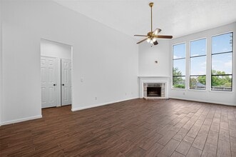 Building Photo - 319 Fantasy Ln