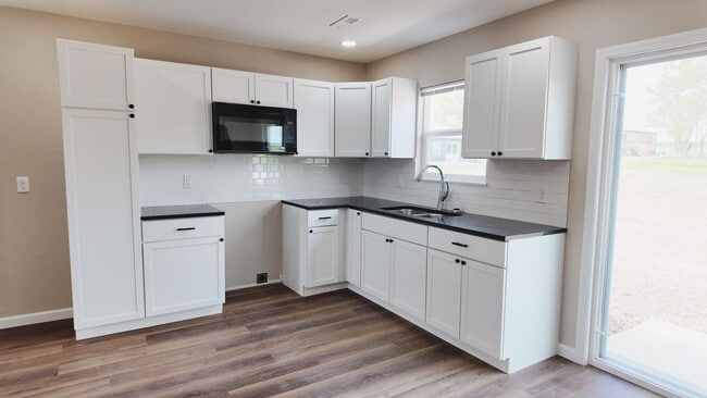 Building Photo - 203 Victory Ln