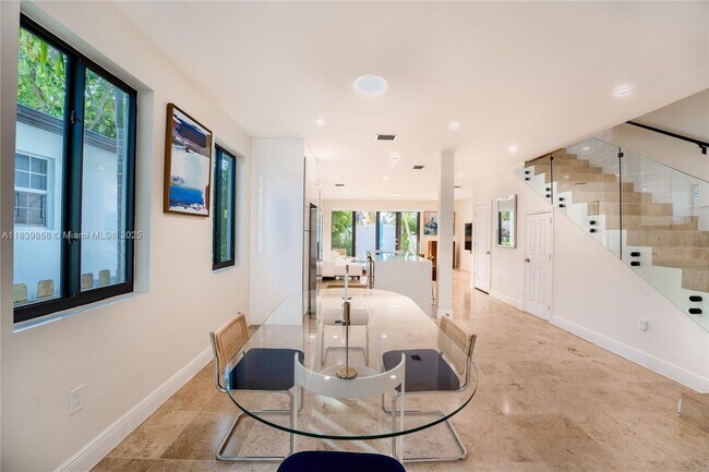Foto del edificio - 2766 SW 33rd Ave