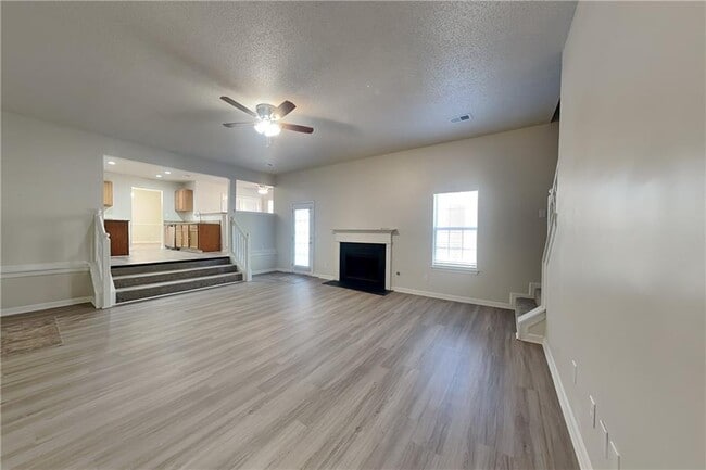 Building Photo - 137 Legend Creek Dr