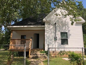 Building Photo - 1636 N Sherman Ave