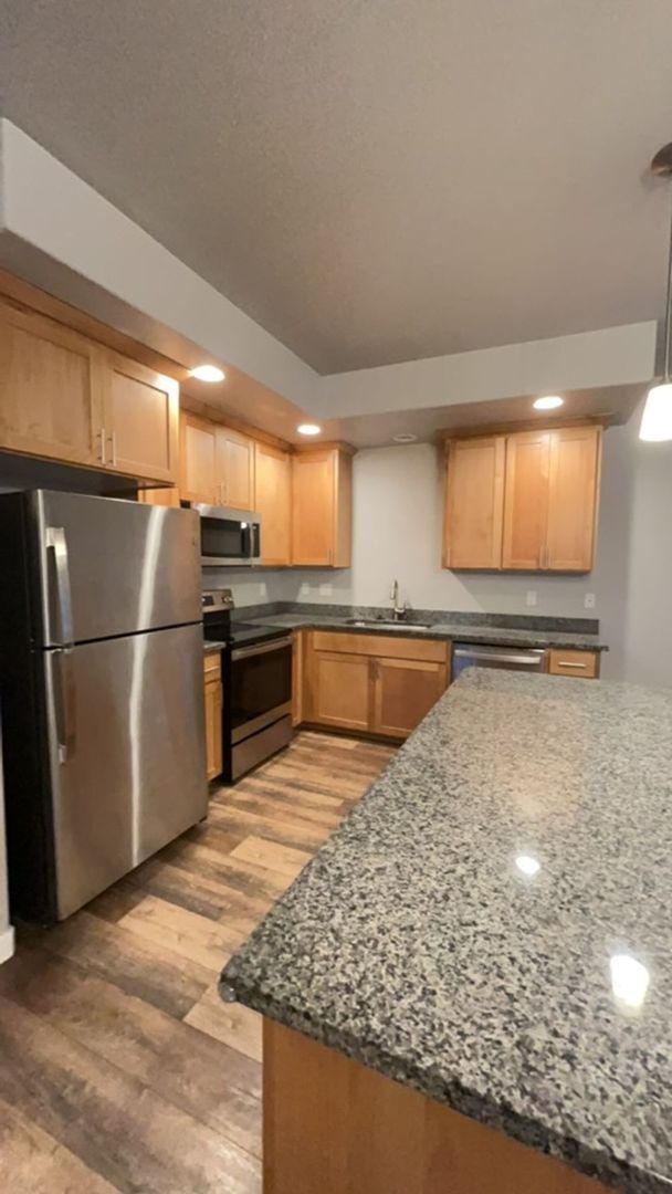 Foto del edificio - 3 Bedroom 2.5 Bath with Attached Garage