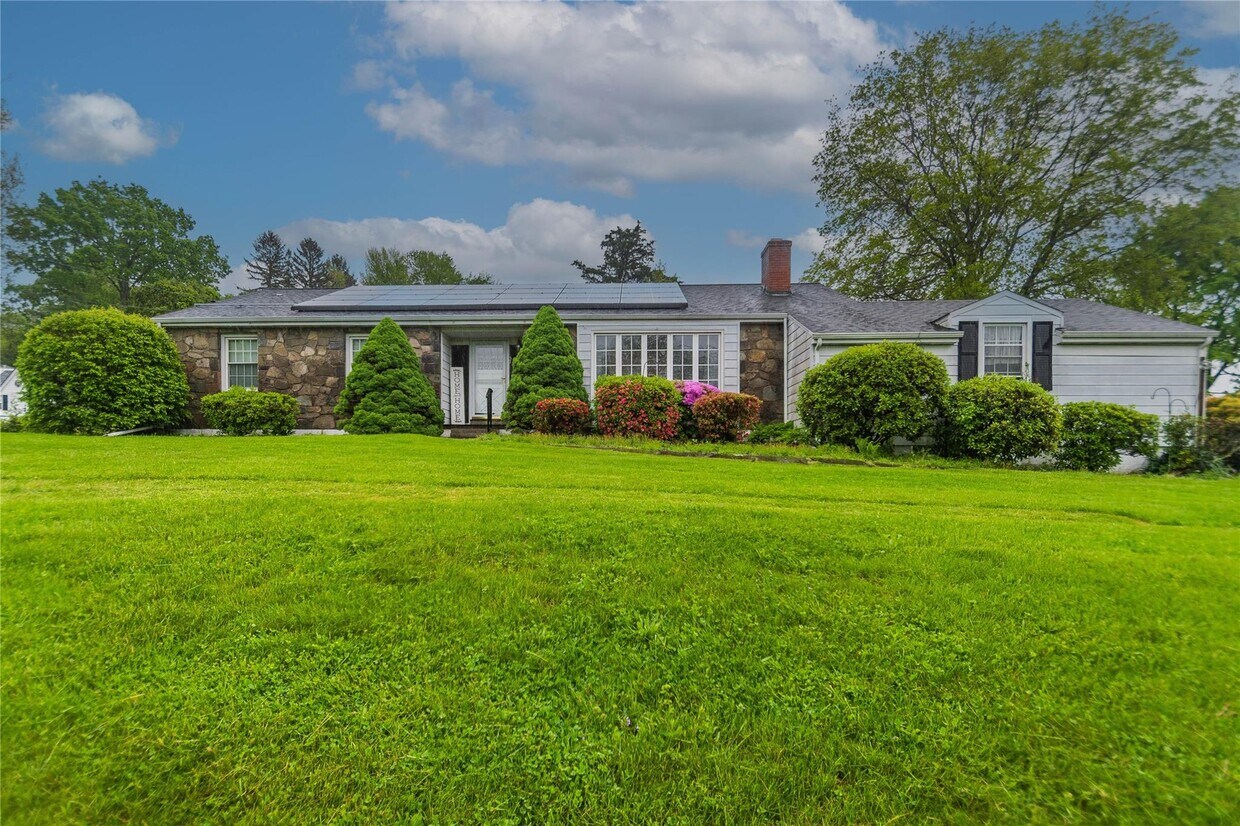 Foto principal - 37 Clover Hill Dr