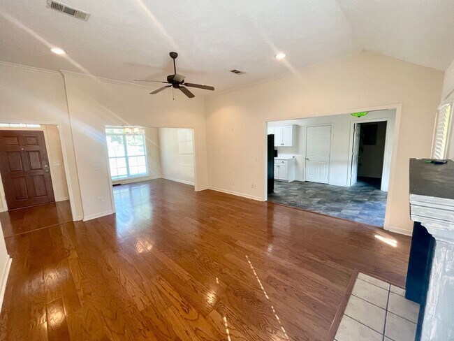 Building Photo - 311 Longleaf Dr
