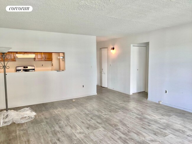 Building Photo - 25-54-54 12th St