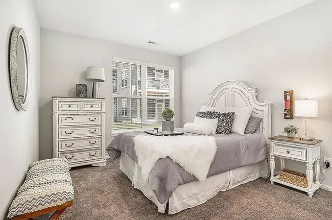 Foto del edificio - 368 Beacon Light Cir