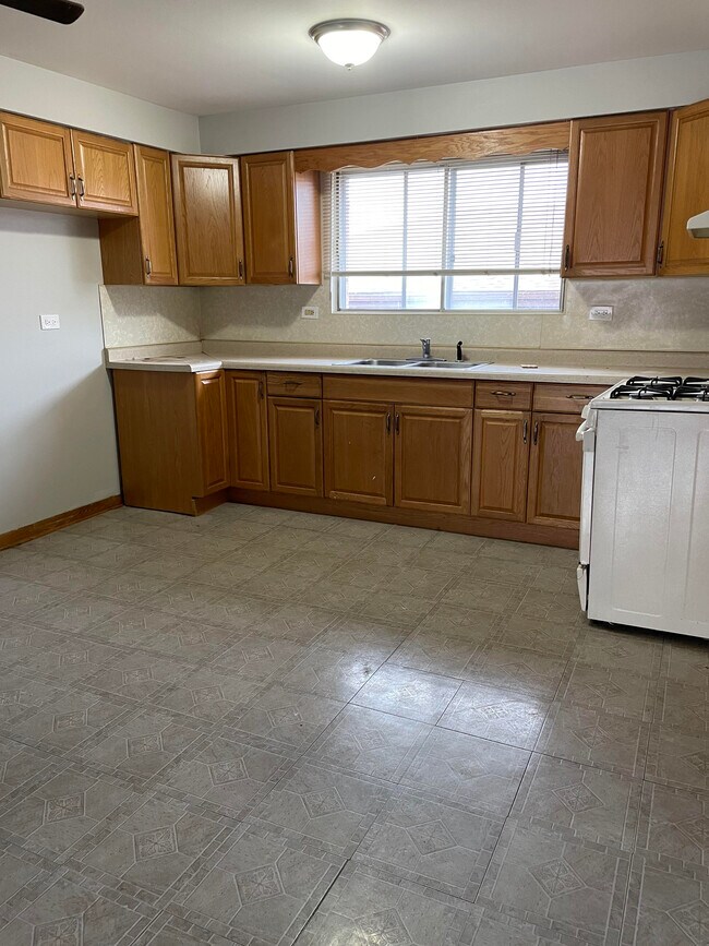 Foto del edificio - 8620 Grand Ave
