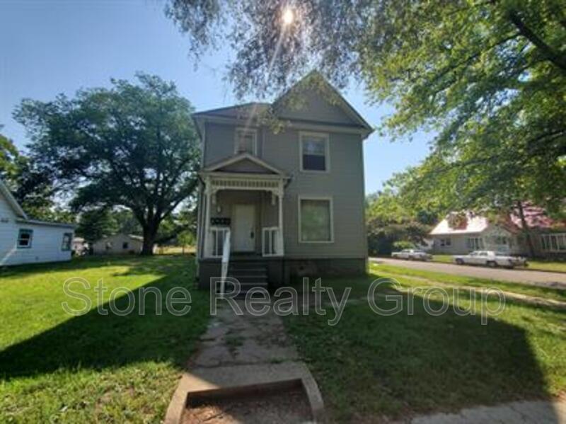 1001 N 9th St, Terre Haute, IN 47807 Condo for Rent in Terre Haute