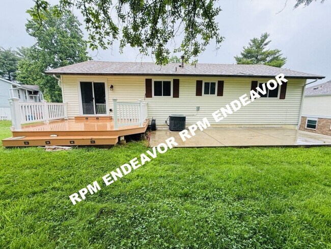Foto del edificio - "Stunning 3-Bed Home with Modern Finishes, Spacious Yard, and Quiet Cul-De-Sac Location!"
