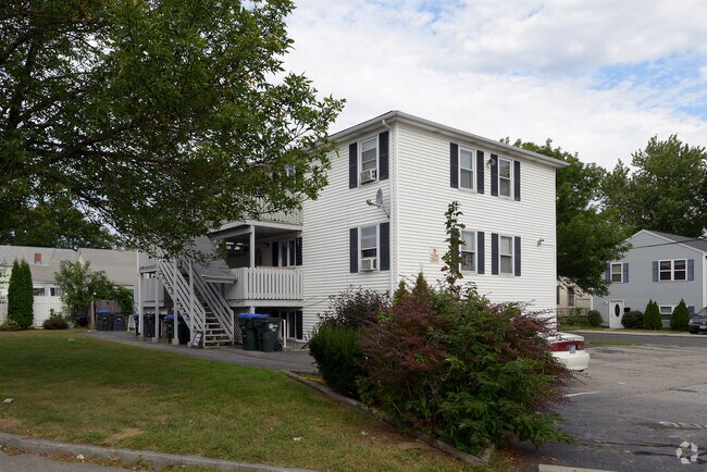 Building Photo - 26 Coggeshall St