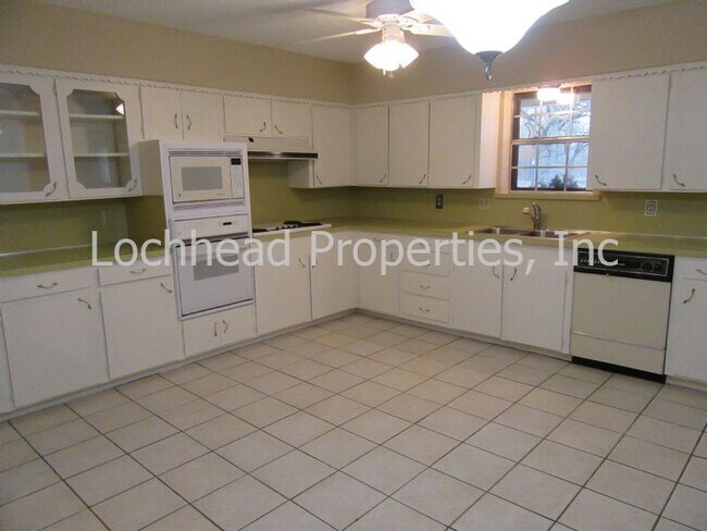 Building Photo - Beautiful home in Terrell