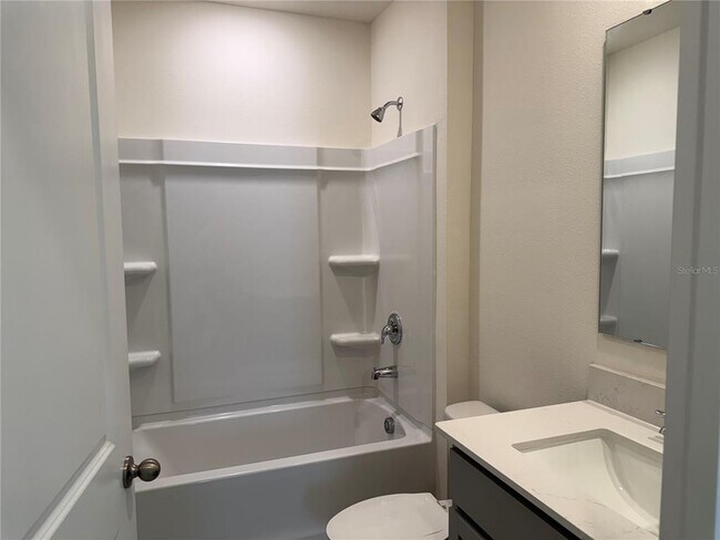 Foto del edificio - 1305 June Lk Lp