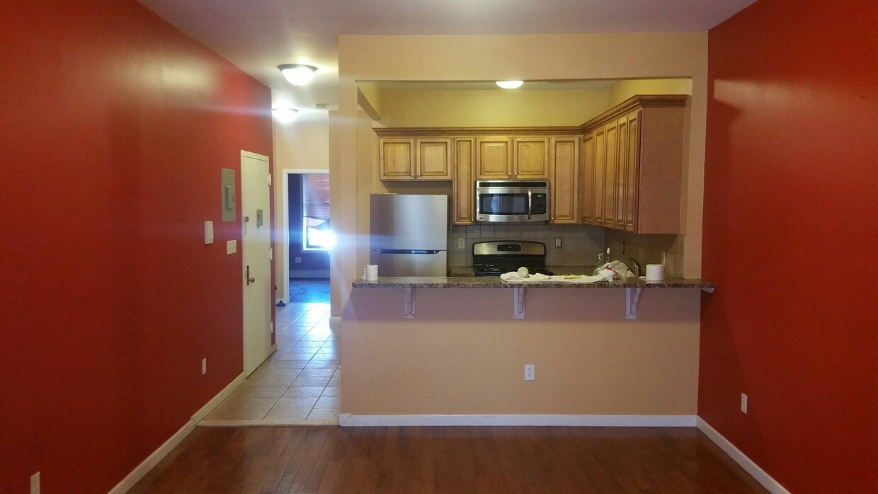 Primary Photo - 2033 86th St