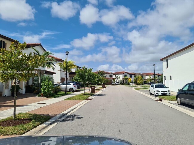 Foto del edificio - 11083 West 33rd Ct