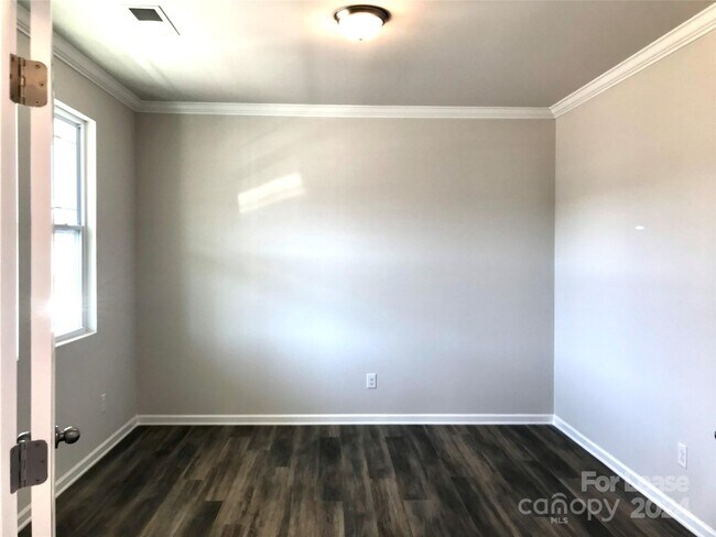 Building Photo - 16049 Fieldstone Trace