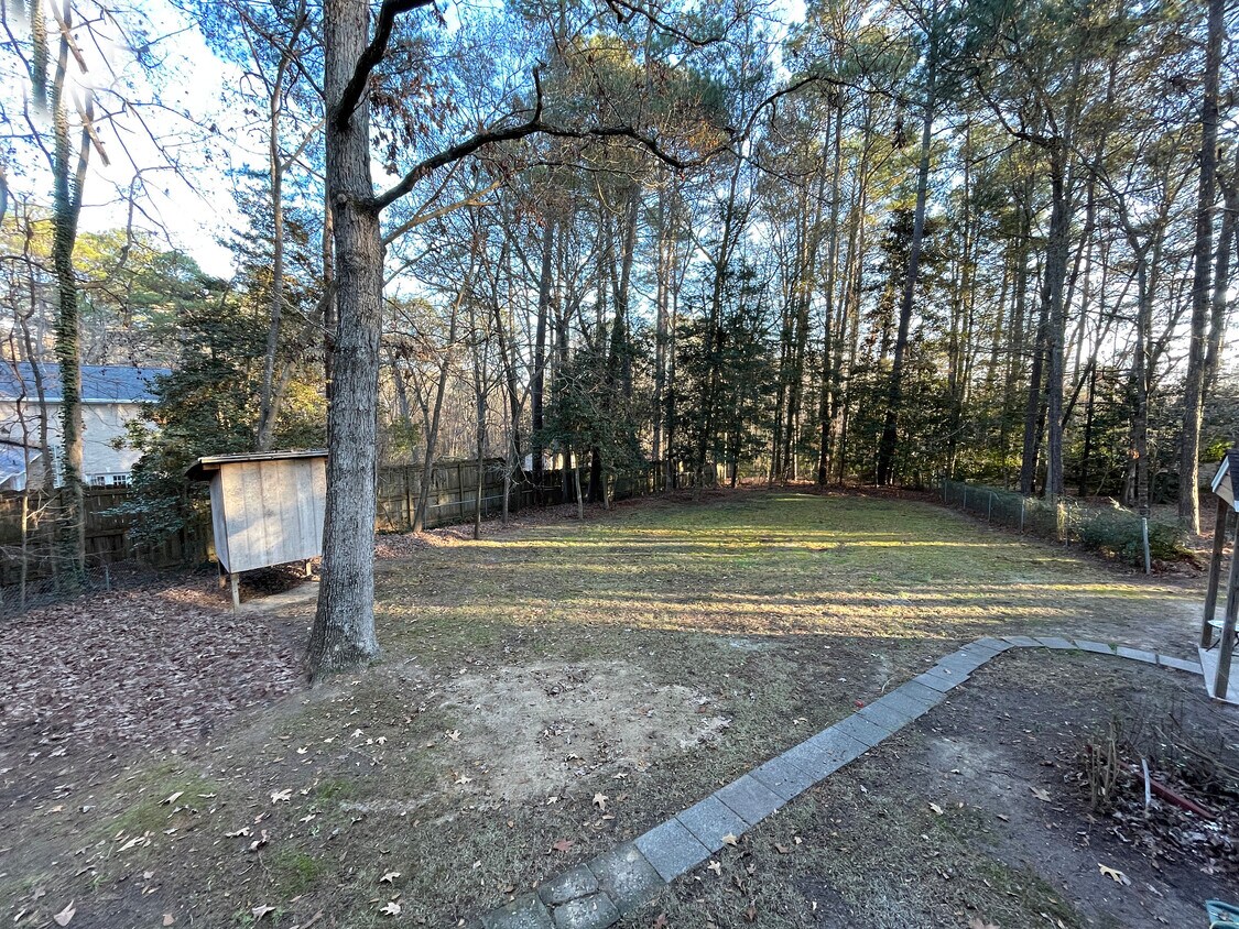 Building Photo - 7780 Brookdale Dr