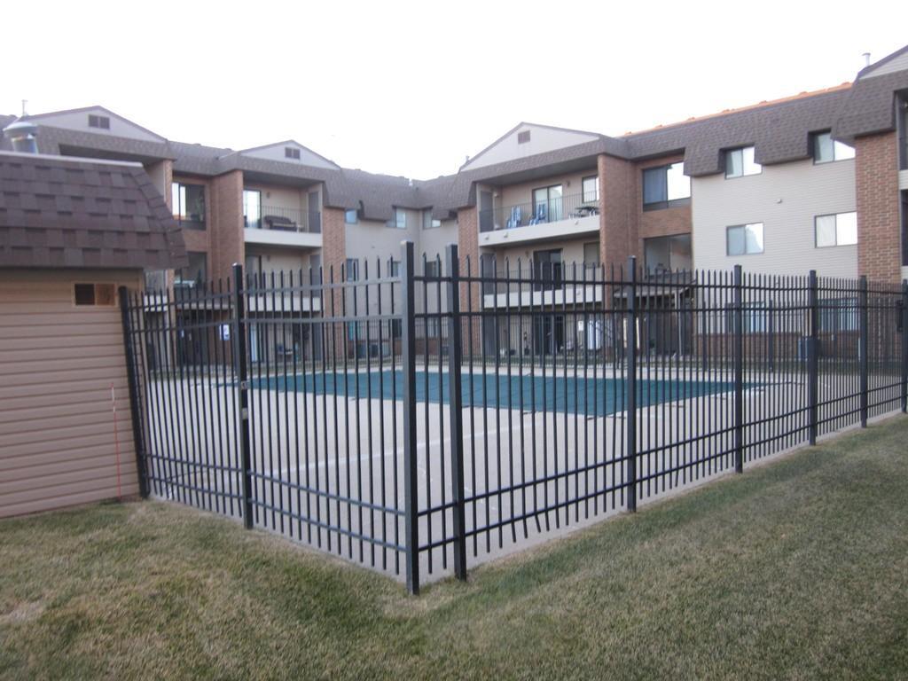 Pool - 1727 N Grandview Ln