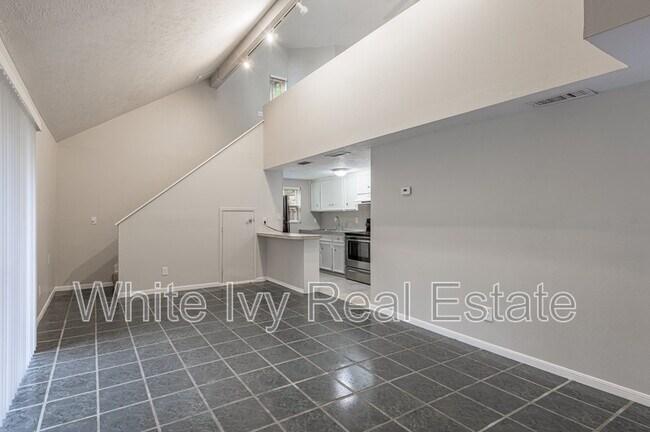 Building Photo - 26620 Primrose Ct