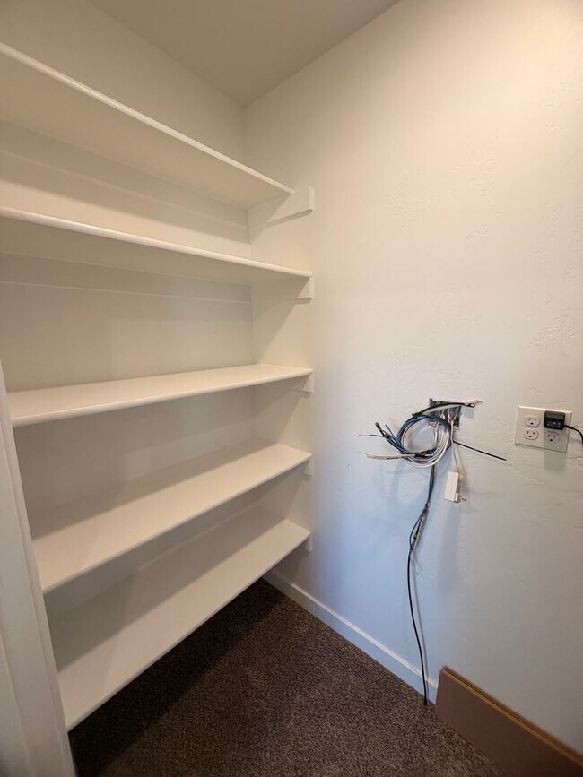 Foto del edificio - 434 W 1820 S