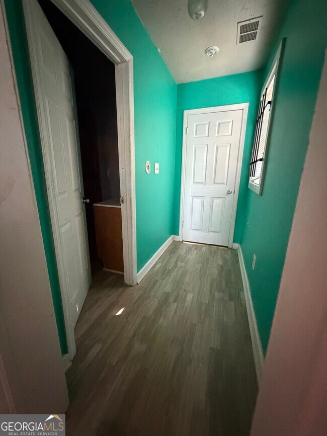 Building Photo - 2002 Chicago Ave NW