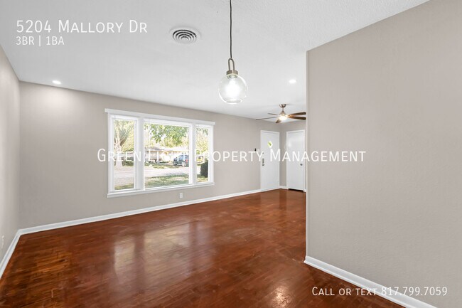 Foto del edificio - 5204 Mallory Dr