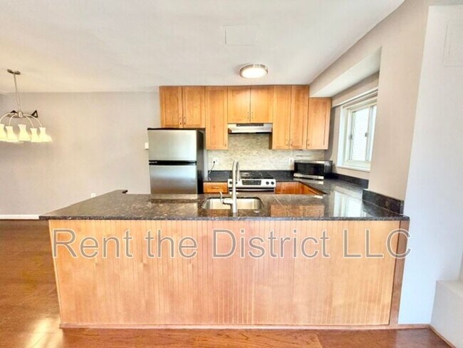 Foto del edificio - 5315 Connecticut Ave NW
