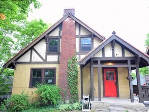 Building Photo - 110 S Quarry St