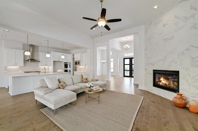 Building Photo - 905 Crestone Stream Dr