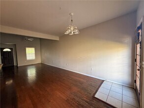 Building Photo - 3006 SW Windrift Ave
