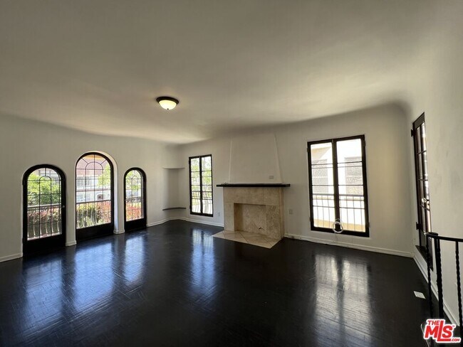 Foto del edificio - 942 S Mansfield Ave