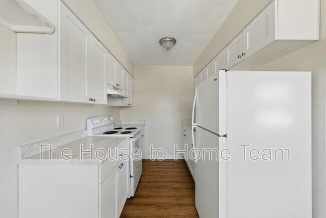 Building Photo - 711 Easy St