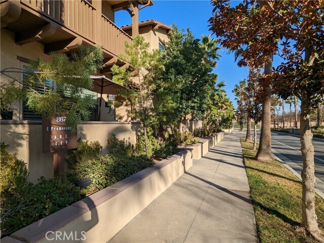 Building Photo - 867 East Promenade